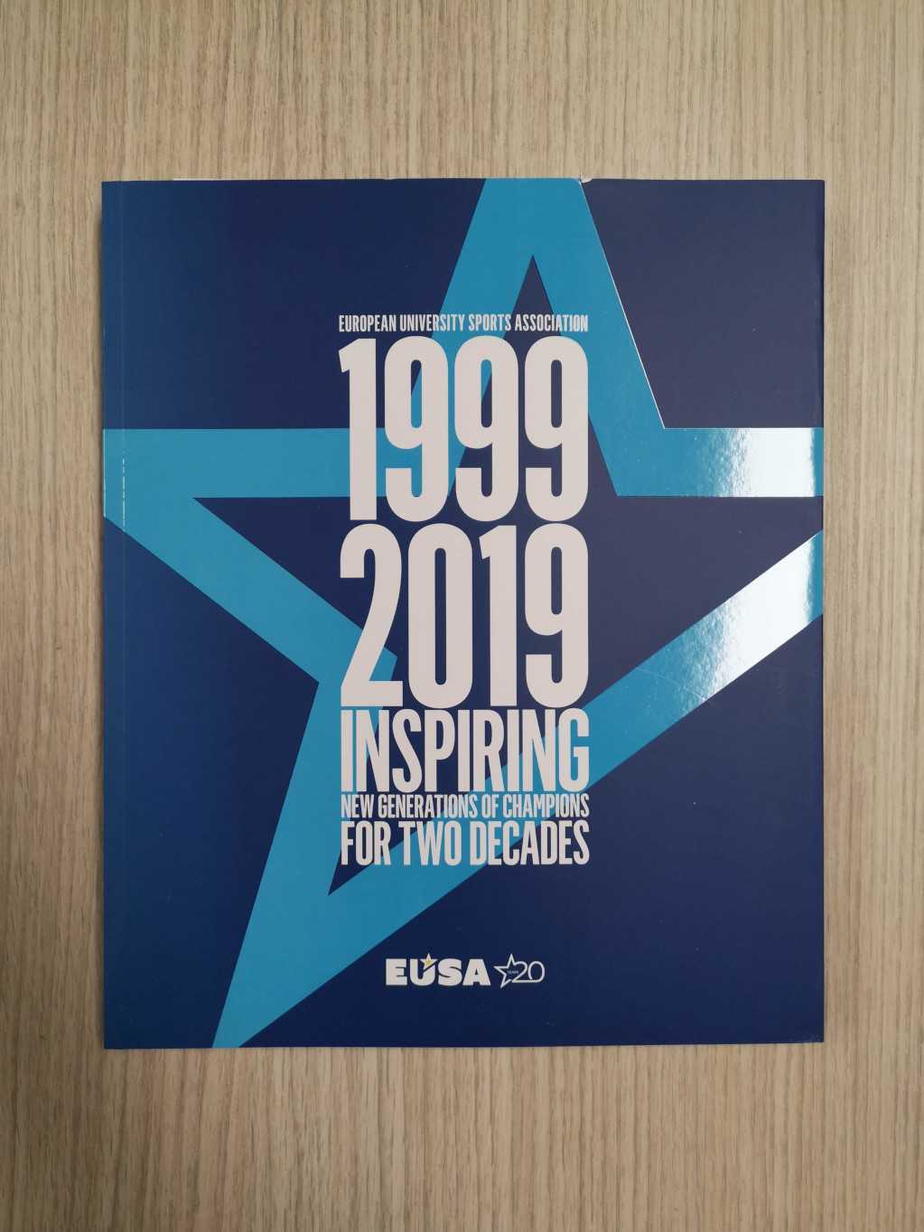 企業(yè)做紀(jì)念相冊哪家好